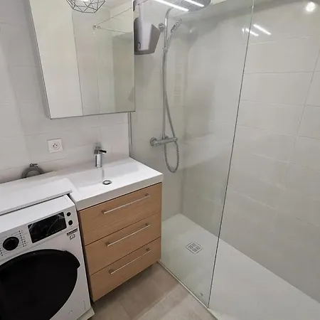 Homestay Chez L'habitant- Saint-etienne, France *