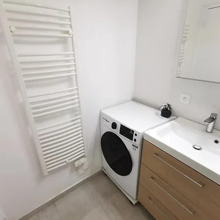Chez L'habitant- Saint-etienne, France Homestay *